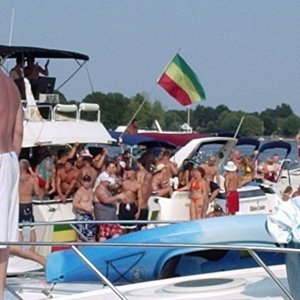 lake_party_036