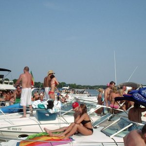 lake_party_039