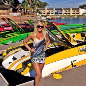 12039258_896123837143080_7165128823947629837_n