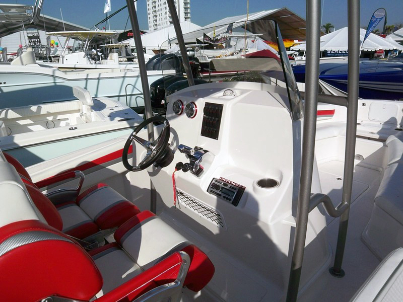 Checkmate 250 SFX Center Console at 2009 Miami Boat Show