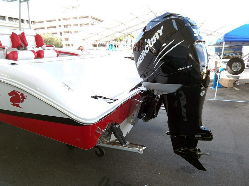 Checkmate 250 SFX Center Console at 2009 Miami Boat Show