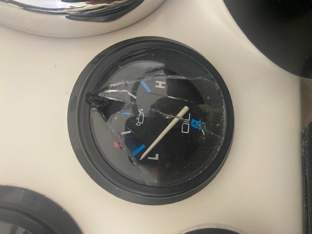 Checkmate Oil Gauge.jpg